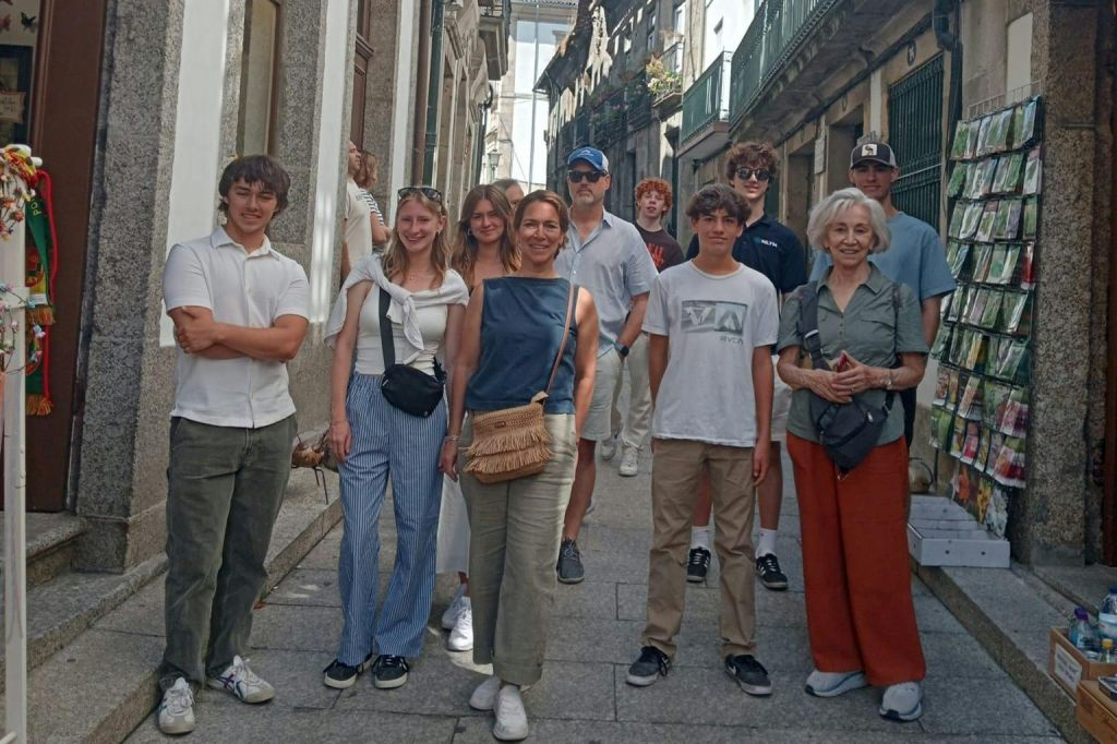 Braga & Guimarães: Guided Day Tour from Porto + Lunch