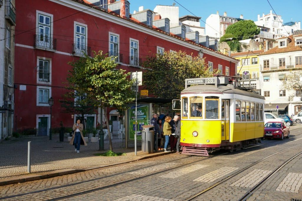 Tram 28: 24-Hr Pass with Audio Guide