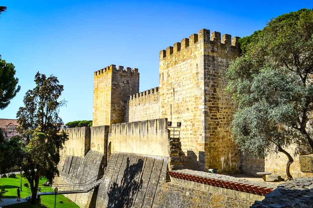 Lisbon: São Jorge Castle Skip-The-Line Entry with Audio Guide