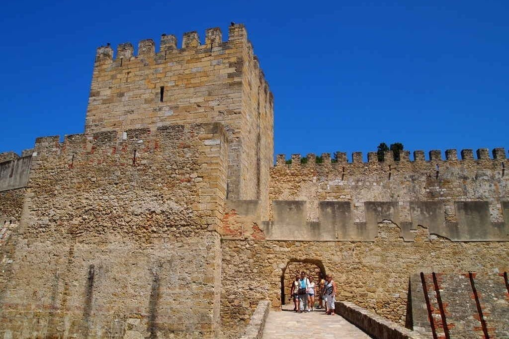 Lisbon: São Jorge Castle Skip-The-Line Entry with Audio Guide