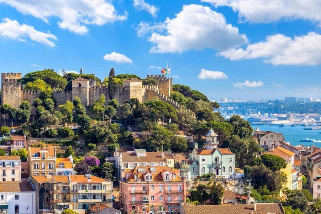 Lisbon: São Jorge Castle Skip-The-Line Entry with Audio Guide
