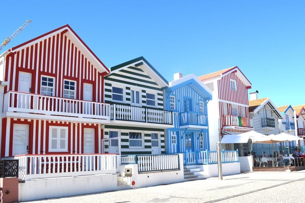 Aveiro: Tour guidato di mezza giornata da Porto + crociera in barca + degustazione di dolci e vini