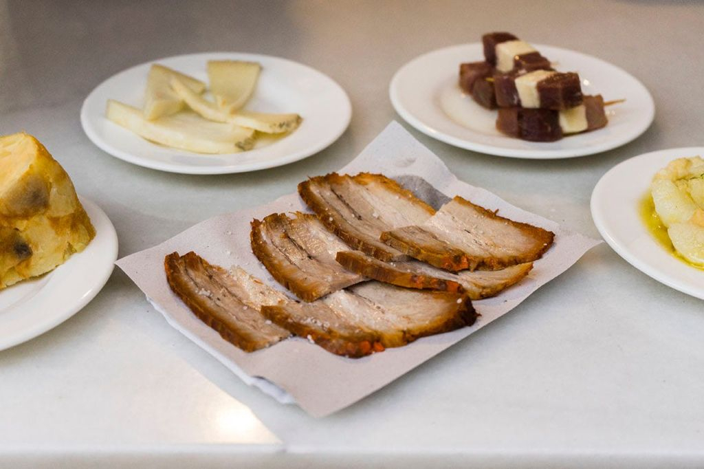 Seville: Guided Tapas Crawl