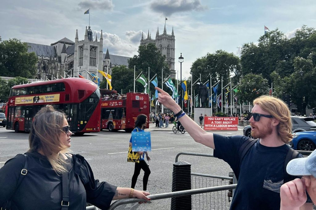Live Magic Harry Potter Tour with a Top Magician: Private
