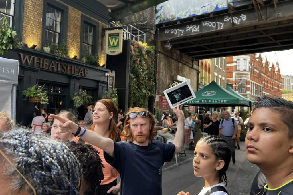 Live Magic Harry Potter Tour with a Top Magician: Private