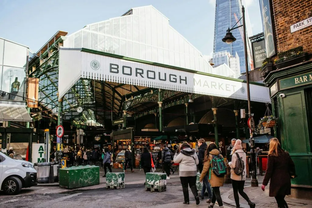 London: Borough Market & Southwark Guided Food Tour + Tastings