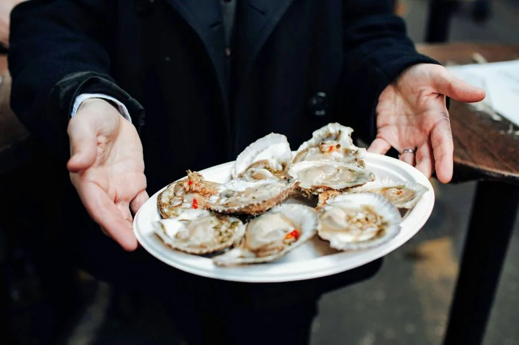 London: Borough Market & Southwark Guided Food Tour + Tastings