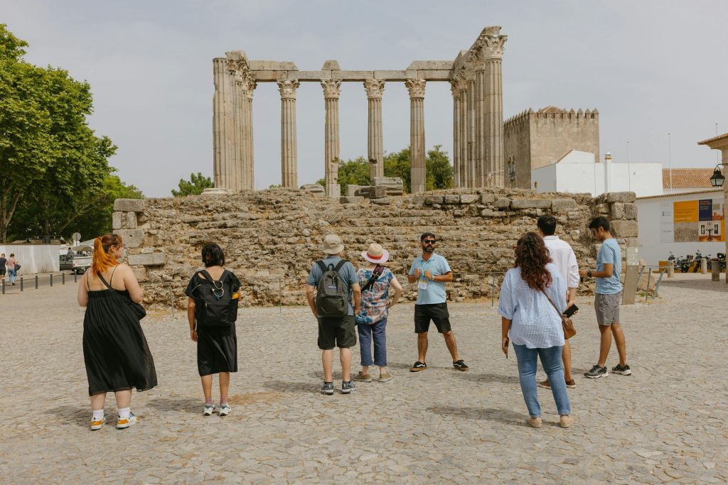 Évora & Monsaraz: Guided Day Tour from Lisbon + Wine Tasting