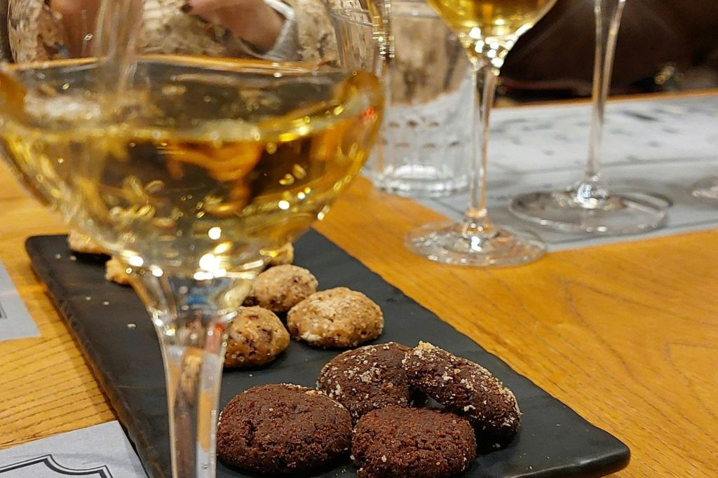 Rome: Guided Wine & Olive Oil Tasting + Lunch