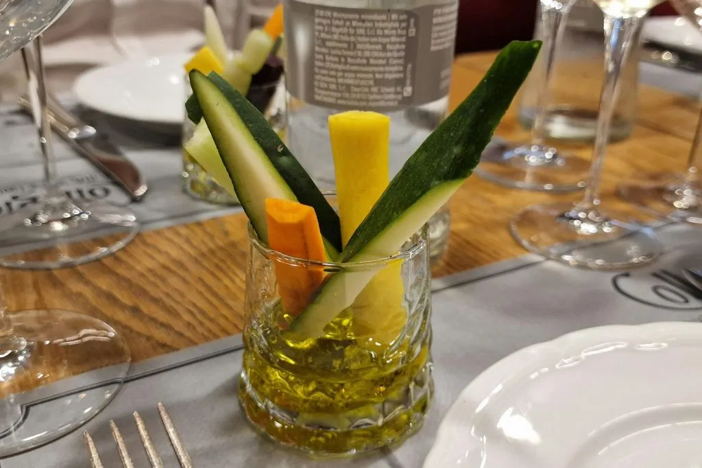Roma: Degustazione di vino e olio d'oliva con abbinamento di cibo che ti cambierà la vita