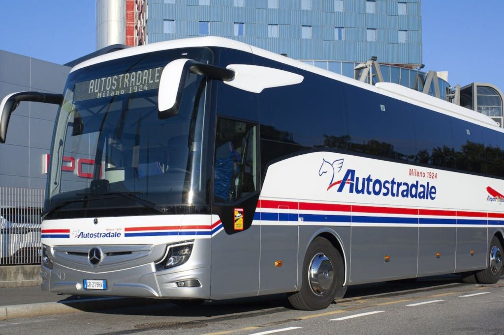 Londra: Bus navetta espresso dall'aeroporto di Londra Stansted a Stratford