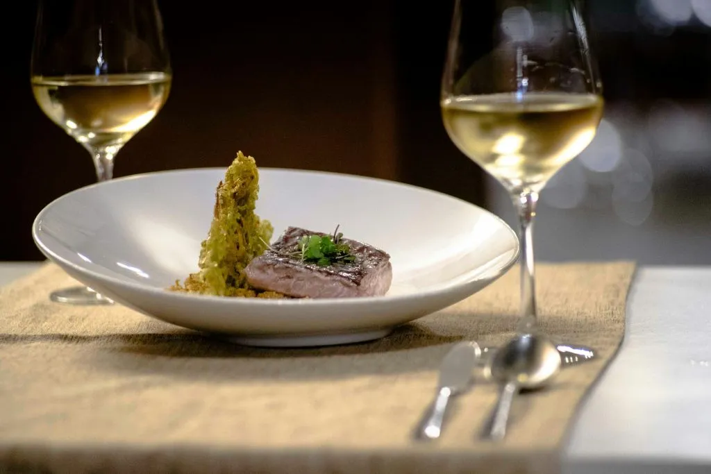 Seville: Wine and Gourmet Tapas Tour