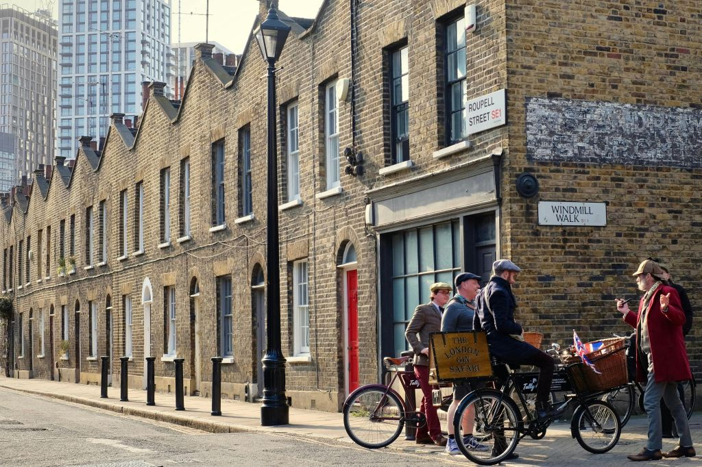 London: Gin Safari Bike Tour