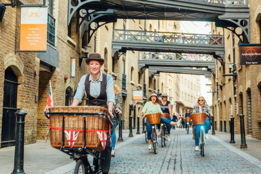 London: Gin Safari Bike Tour