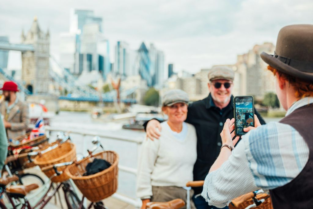 London: Gin Safari Bike Tour