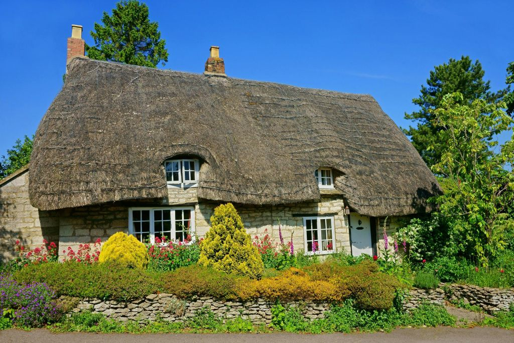 Cotswolds: Guided Day Tour from London + Lunch
