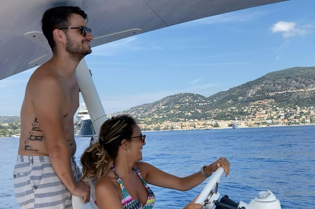 Nice : Croisière romantique de 2 heures sur un bateau à énergie solaire
