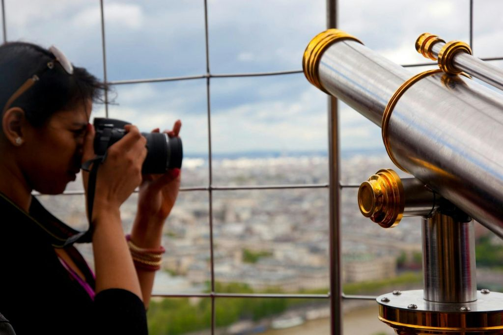 Eiffel Tower: 1st, 2nd Floor & Summit Access + Guided Tour