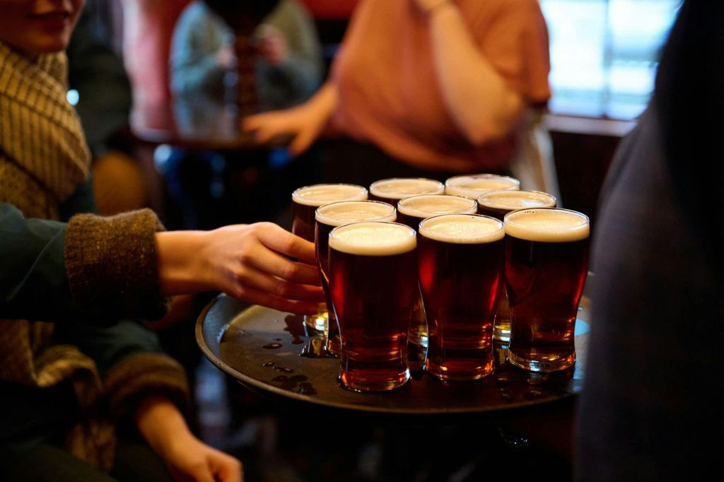 Londra: Tour guidato a piedi dei pub e del cibo + degustazioni + bevande