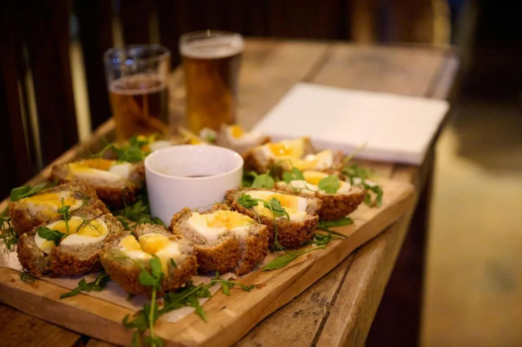 London: Guided Pub & Food Walking Tour + Tastings + Drinks