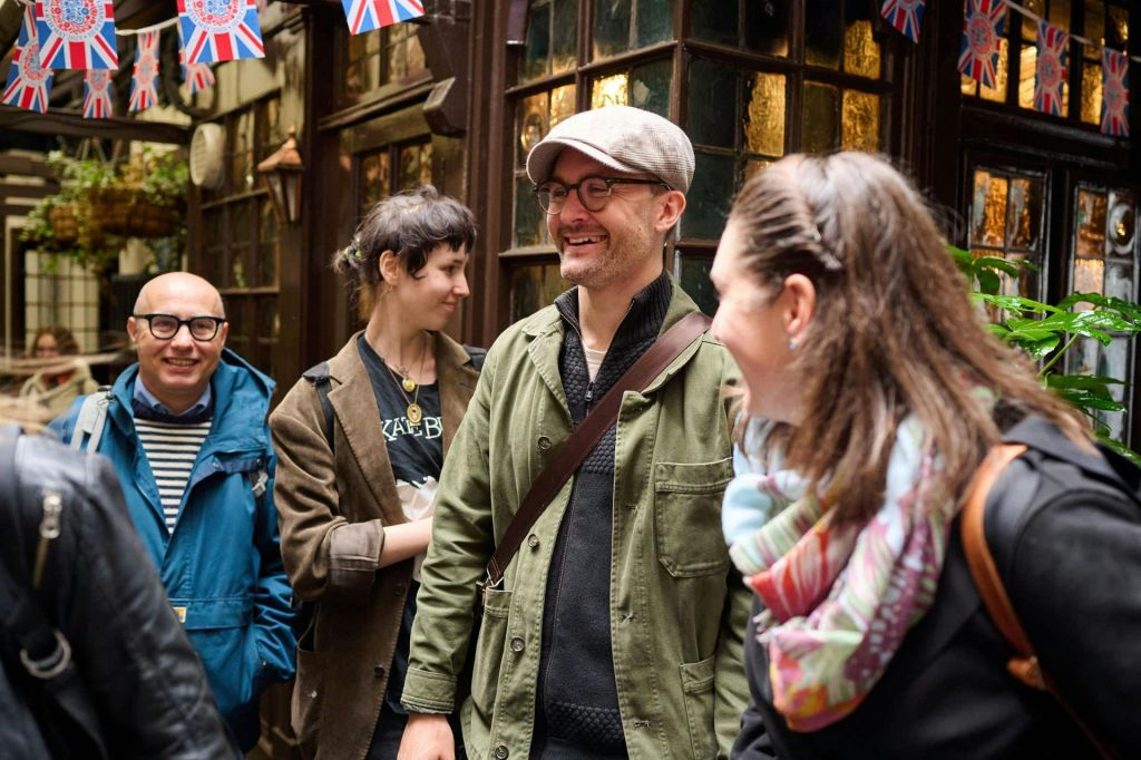 Londra: Tour guidato a piedi dei pub e del cibo + degustazioni + bevande