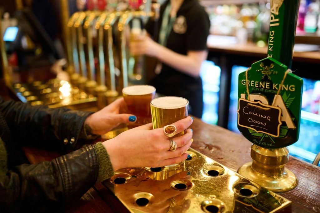 Londra: Tour guidato a piedi dei pub e del cibo + degustazioni + bevande