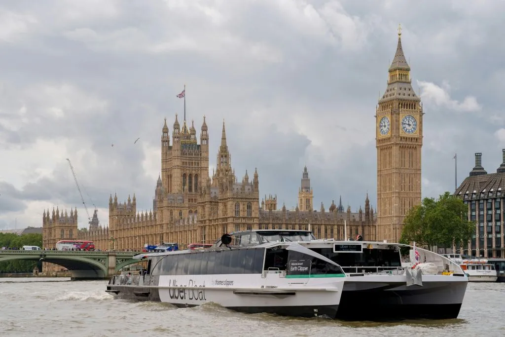 London: Uber Boat by Thames Clippers & IFS Cloud Cable Car Roundtrip Ticket