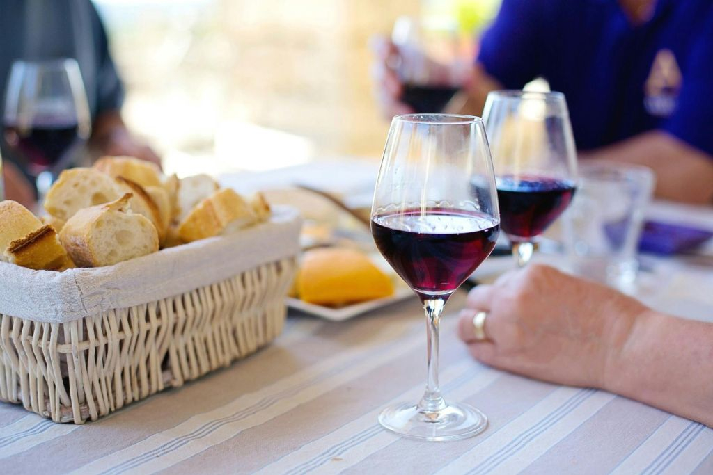 Toledo: visita guidata della città + trasferimento da Madrid + degustazione di vino e tapas