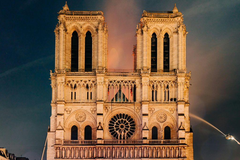 Cathédrale Notre-Dame de Paris: Guided Exterior Tour