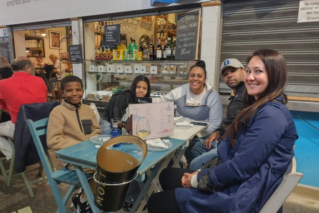 Marbella: Comida guiada y visita al mercado