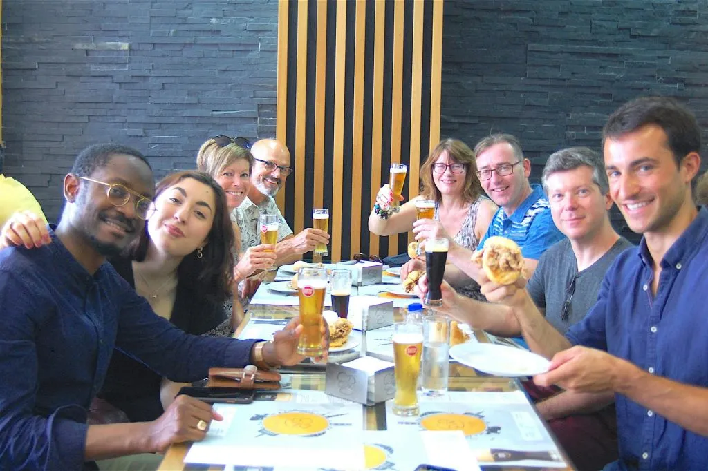 Porto: Tour guiado de comida e vinho + degustação