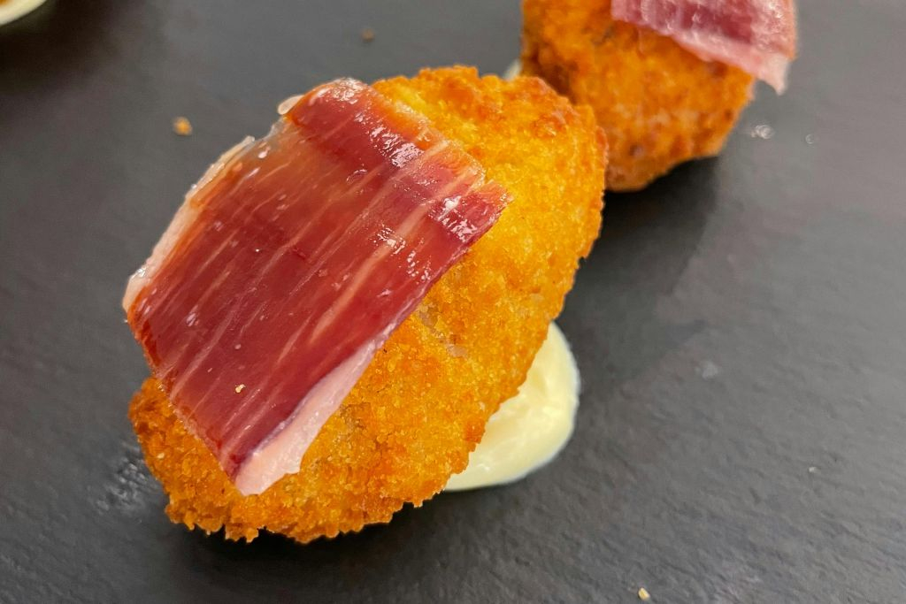 Valencia: Small-Group Evening Tapas Crawl