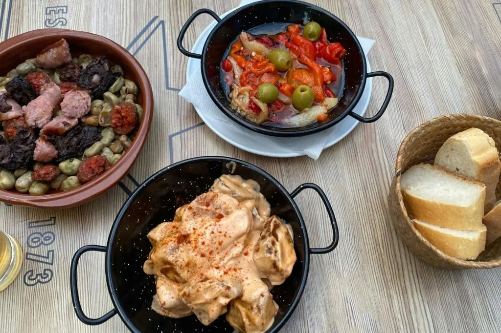 Valencia: Small-Group Evening Tapas Crawl