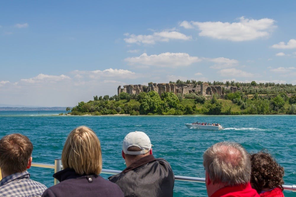 Sirmione e il Lago di Garda: Tour guidato da Verona + Barca privata + Degustazione di Spritz