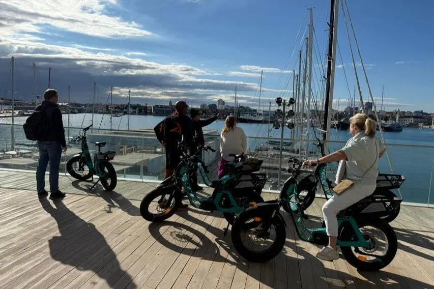 Valencia: Yamaha Premium E-bike Rental