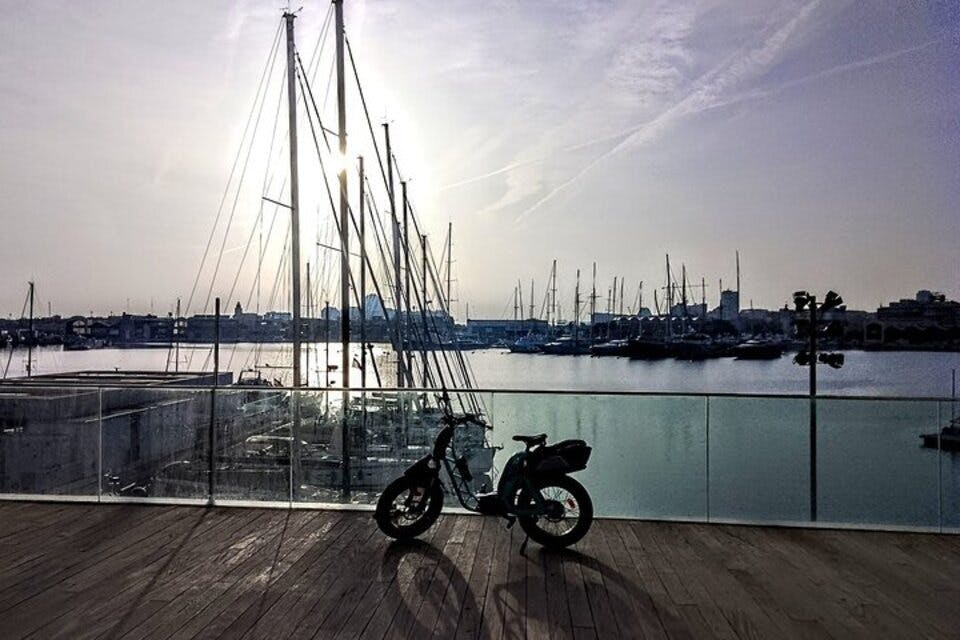 Valencia: Yamaha Premium E-bike Rental