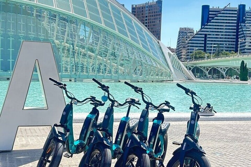 Valencia: Yamaha Premium E-bike Rental