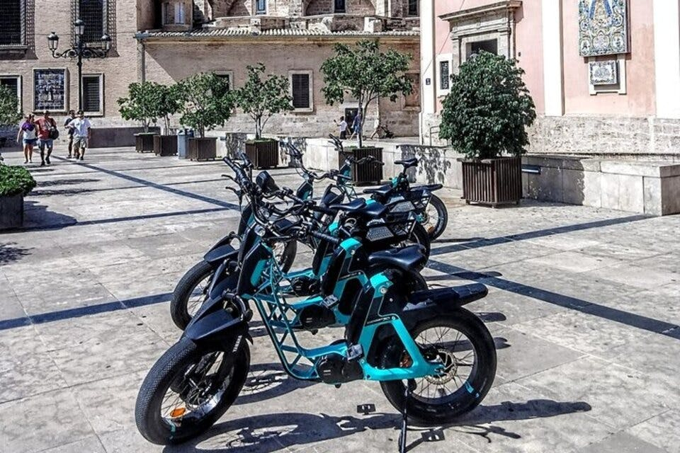 Valencia: Yamaha Premium E-bike Rental
