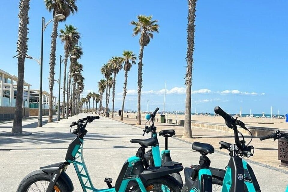 Valencia: Yamaha Premium E-bike Rental