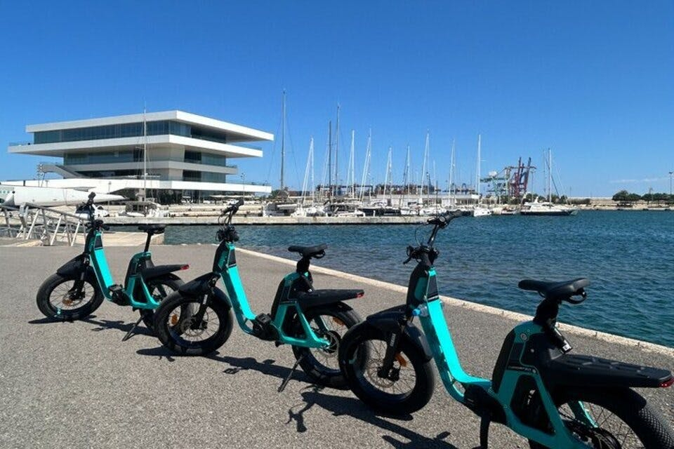 Valencia: Yamaha Premium E-bike Rental