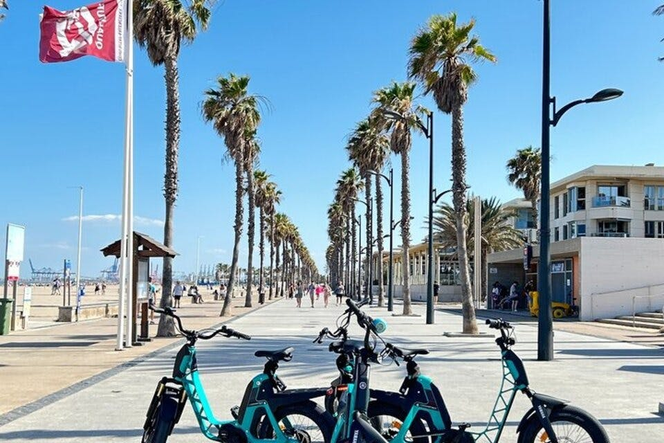 Valencia: Yamaha Premium E-bike Rental