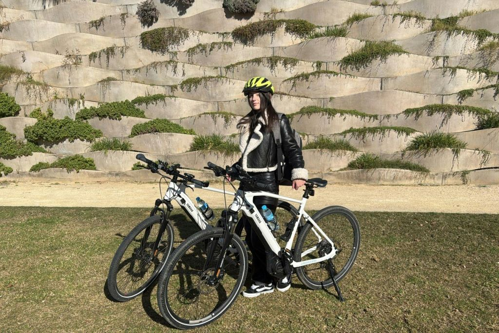 Valencia: Yamaha CrossCore RC Electric Bike Rental