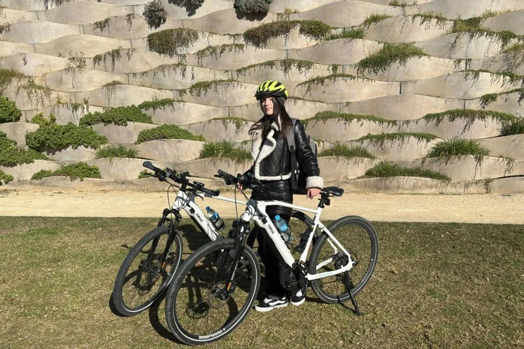 Valencia: Yamaha CrossCore RC Electric Bike Rental