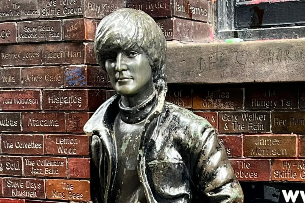 Liverpool: Guided Beatles Walking Tour