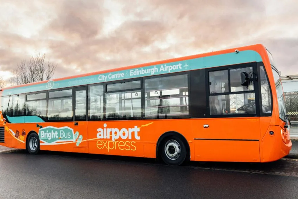 Edimburgo Bright Bus Airport Express Desde/hacia el aeropuerto de Edimburgo