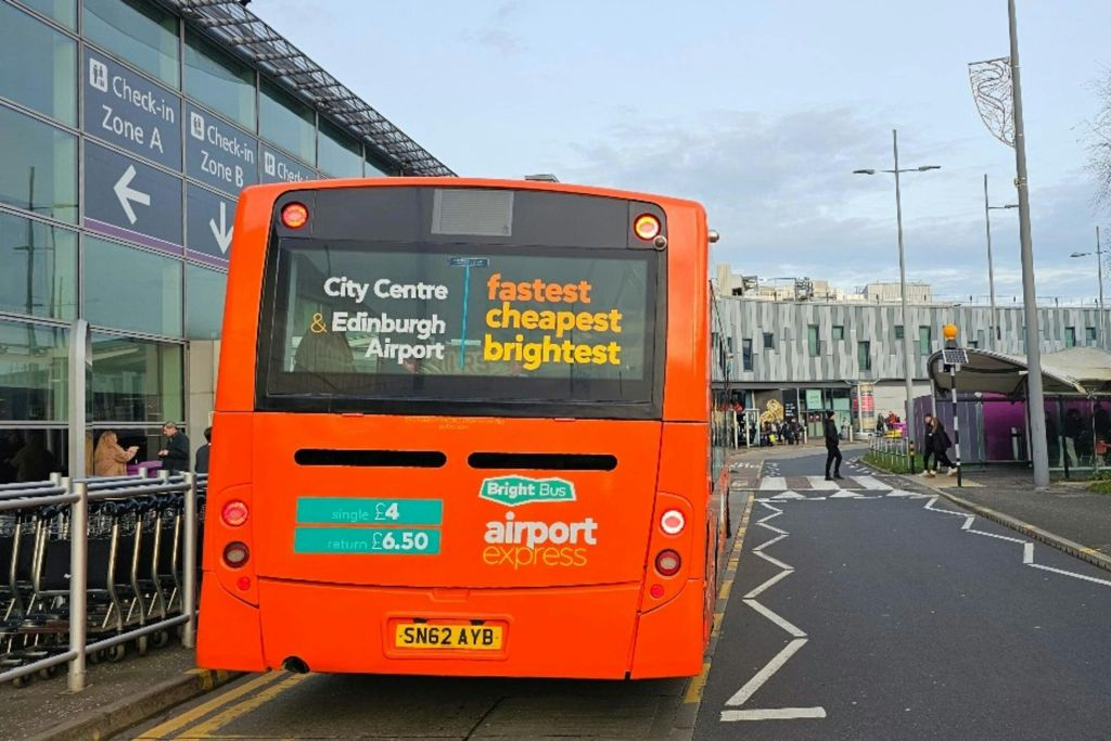 Edinburgh: Bright Bus Airport Express To/From Edinburgh Airport