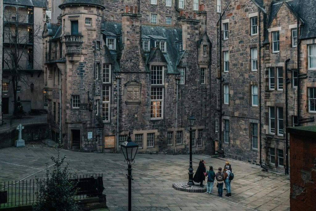 Edinburgh: Royal Mile Ghost Tour