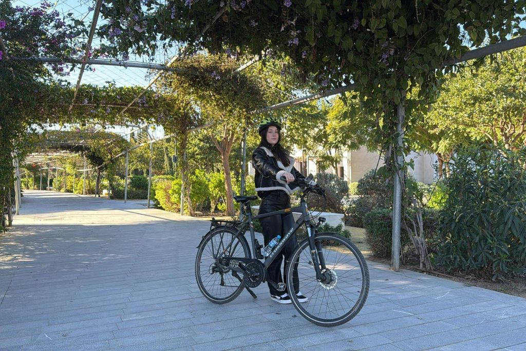 Valencia: Adult Mountain Bike Rental
