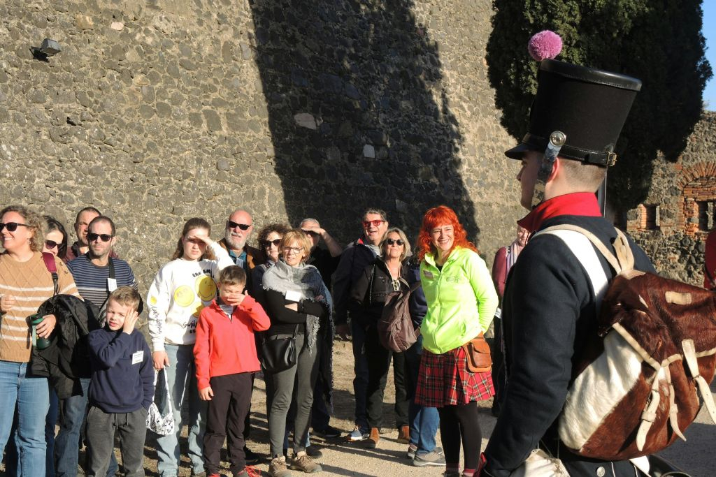 Hostalric Castle: Napoleonic Camp Guided Tour in Catalan