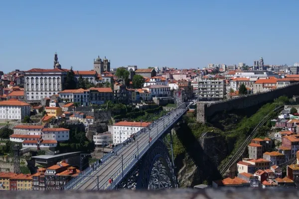 Porto: Passeio a pé guiado + entrada rápida na Livraria Lello